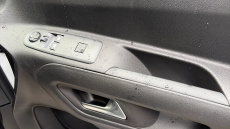 Vauxhall Combo Life 100kW Design XL 52kWh 5dr Auto [7 Seat] Electric Estate